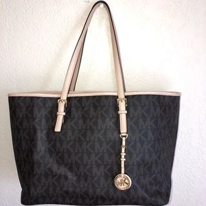 Michael Kors  EAST WEST JET SET SIGNATURE TOTE